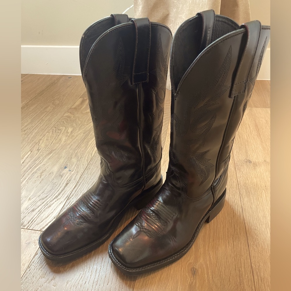 Men’s Masterson dress boot. NWT size 9